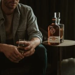 Man Made Wash Noble Oud 530ml -Schwarzkopf Winkel 1821 lifestyle 2021 42 400x 2