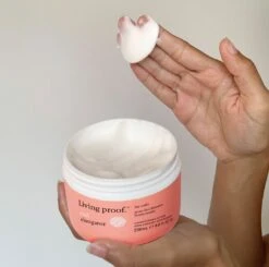 Living Proof Curl Elongator236ml 4 Living Proof Curl Elongator236ml -Schwarzkopf Winkel curl social productmodel elongator a